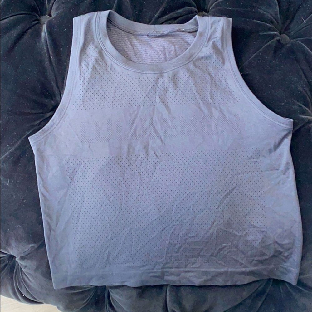 Lululemon Size 6 black crop top